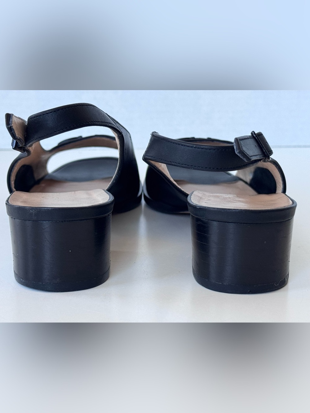 Salvatore Ferragamo Black Leather Slingback Low Heel Gancini Logo Shoes 8.5 - Picture 8 of 11